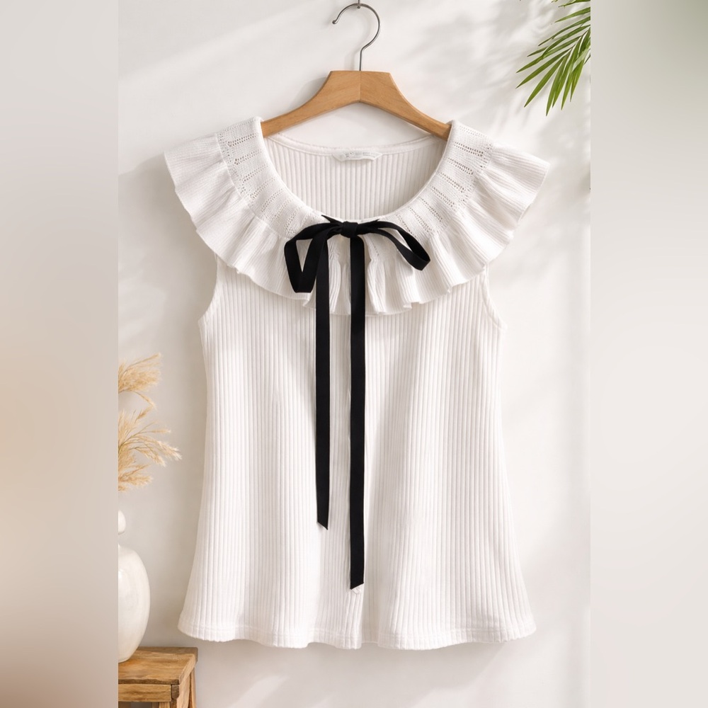 Zara White Ruffled Top with Black Bow - size M 💜